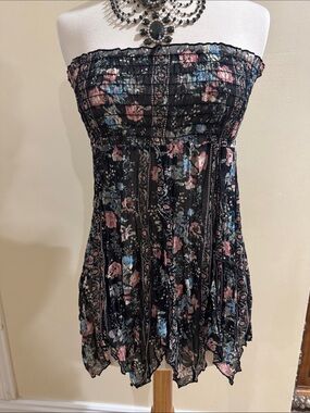 Pretty Good Strapless Black Floral Top with Pink and Blue Accents